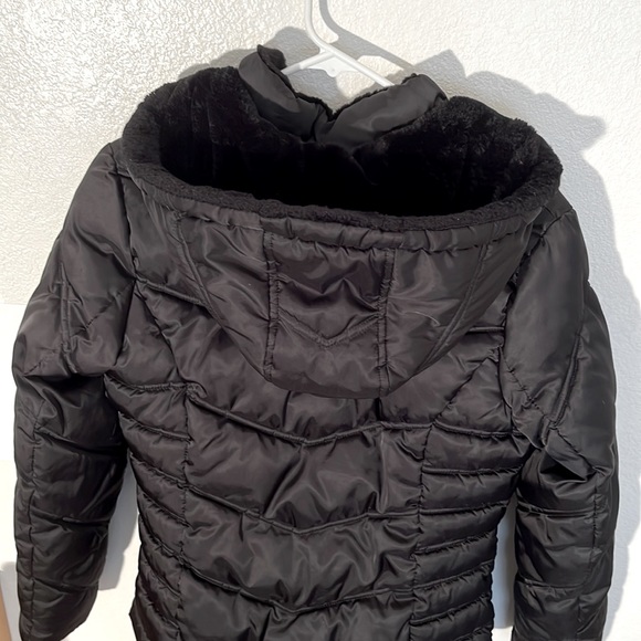 Nautica Black Puffer Jacket, Water Resistant, Size Medium, Like New - Picture 10 of 14